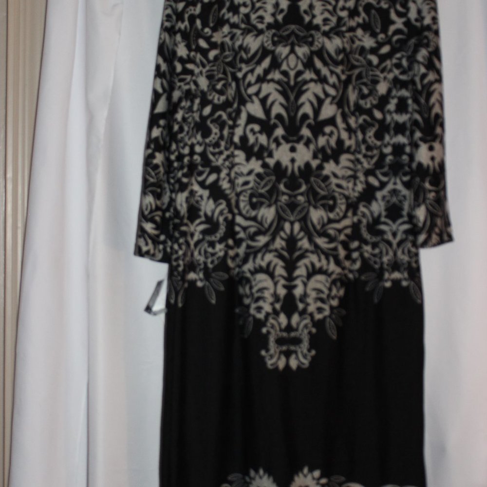 Dress - Picture 2 of 7